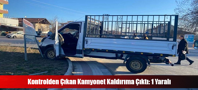 Kontrolden Çıkan Kamyonet Kaldırıma Çıktı: 1 Yaralı